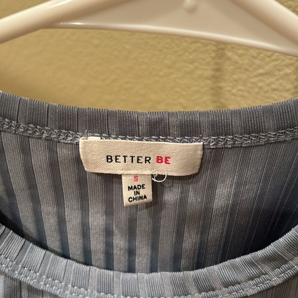Better Be woman's silky baby blue striped shirt with a cut out in the back - Picture 6 of 12
